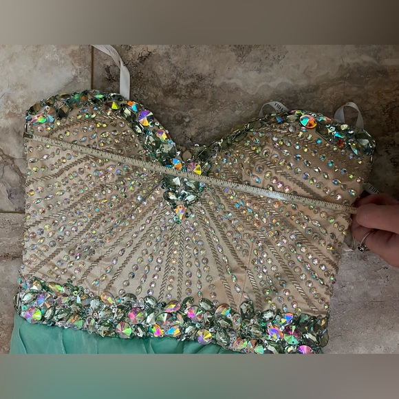 Sherri hill prom dress worn once size 2 but got it altered - Picture 3 of 4